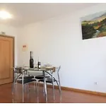 Yellow Apartment T1